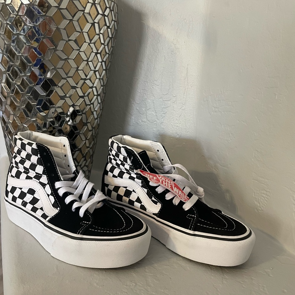Black and White Checkered High-Top Vans🌺New with Tags!